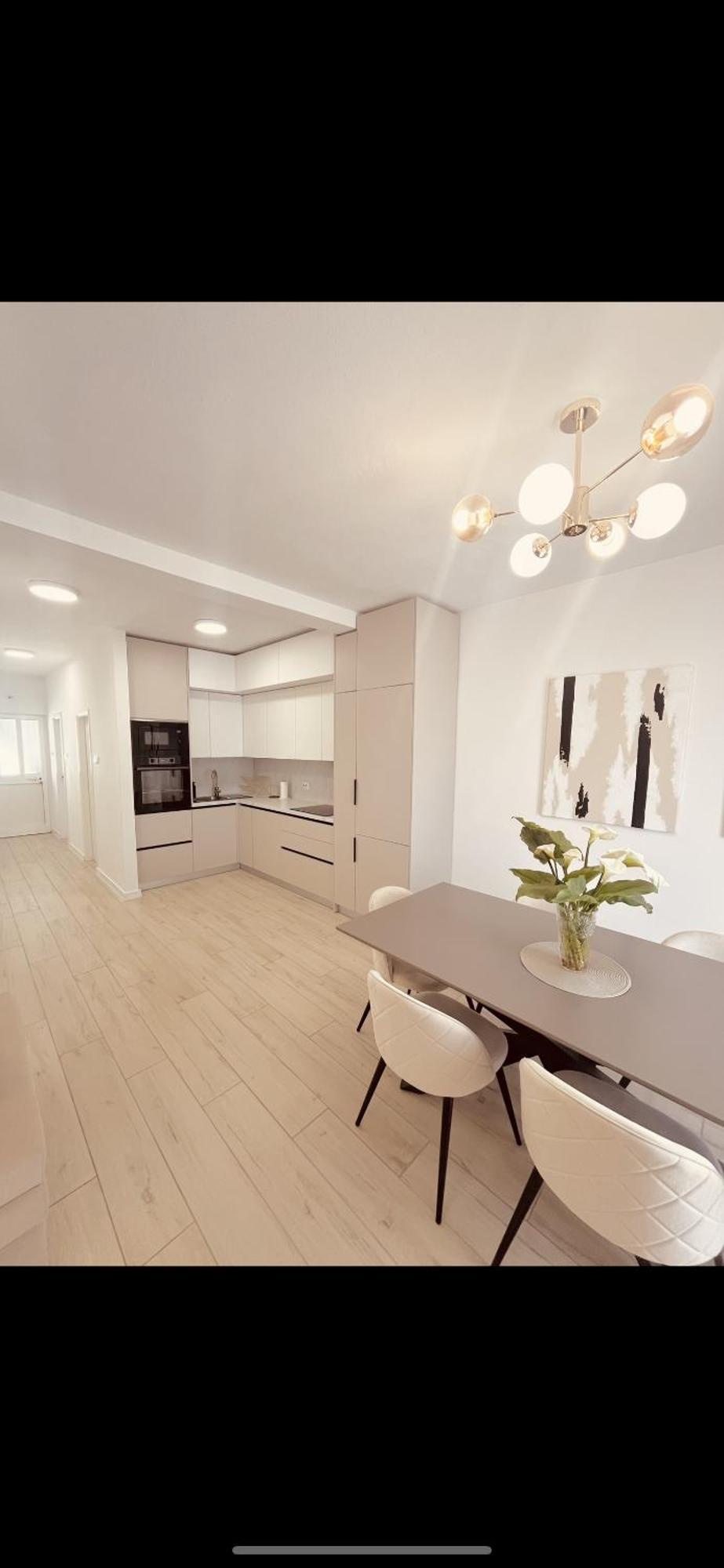 Apartment Ecru *
