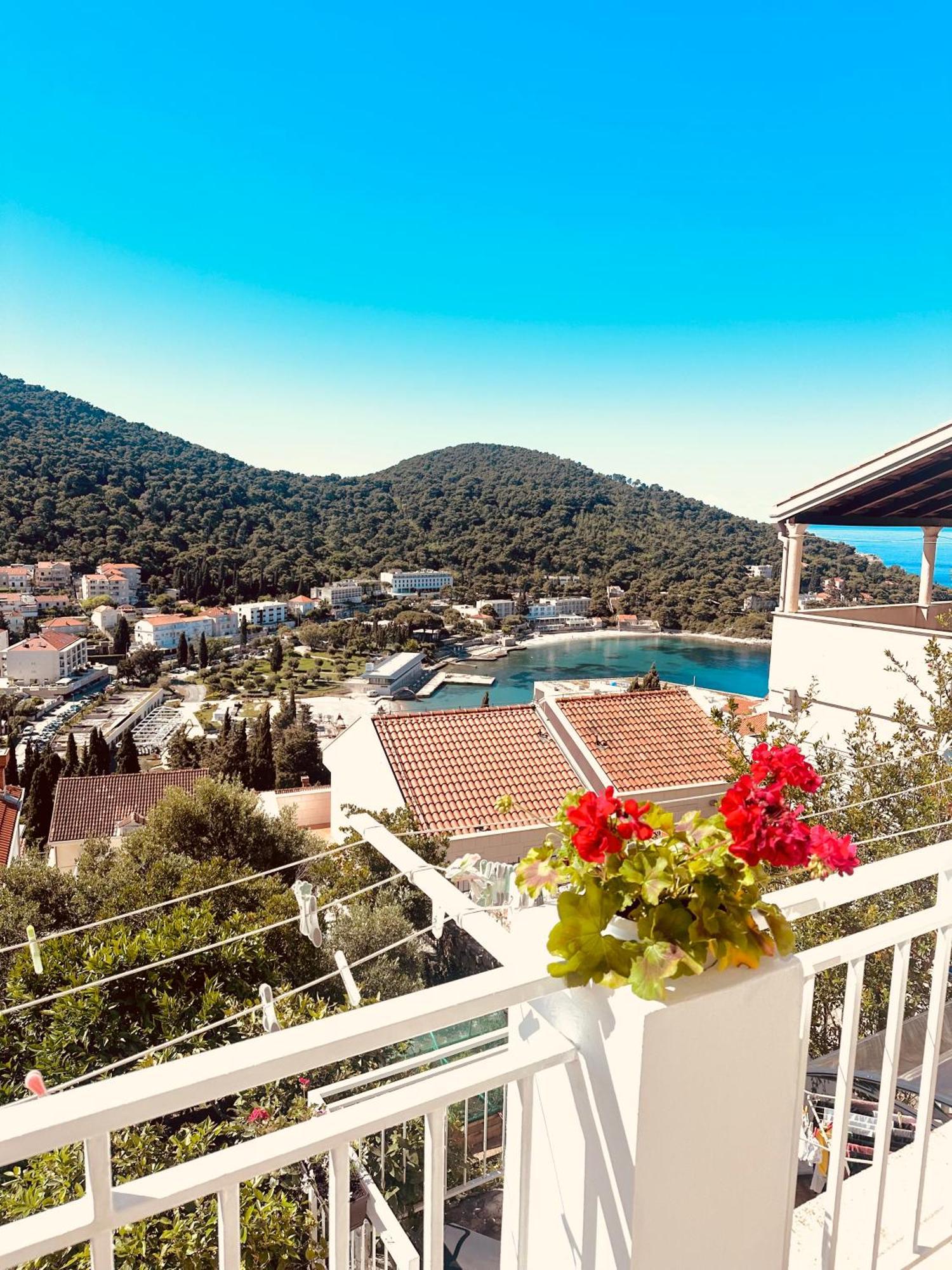 Ecru Dubrovnik