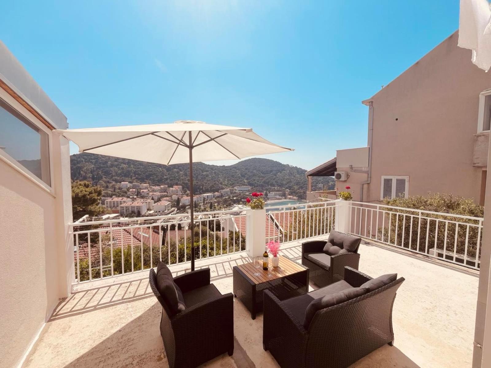 Ecru Dubrovnik
