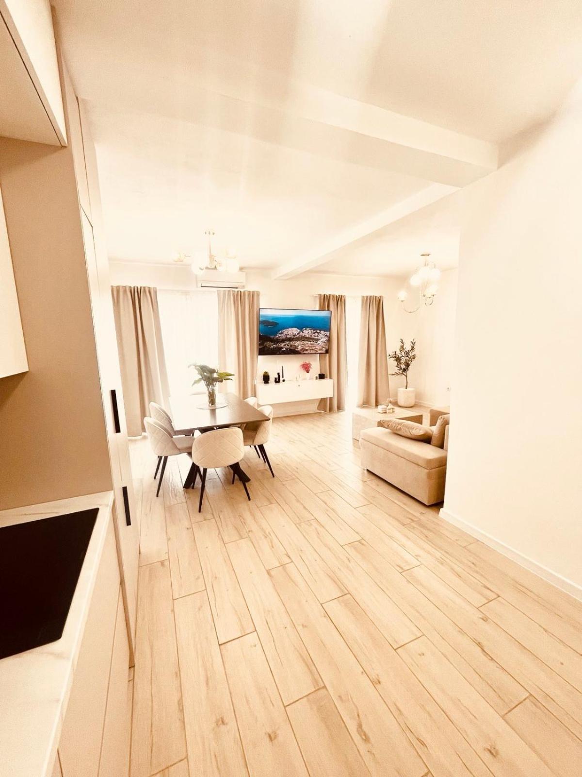 Apartment Ecru *