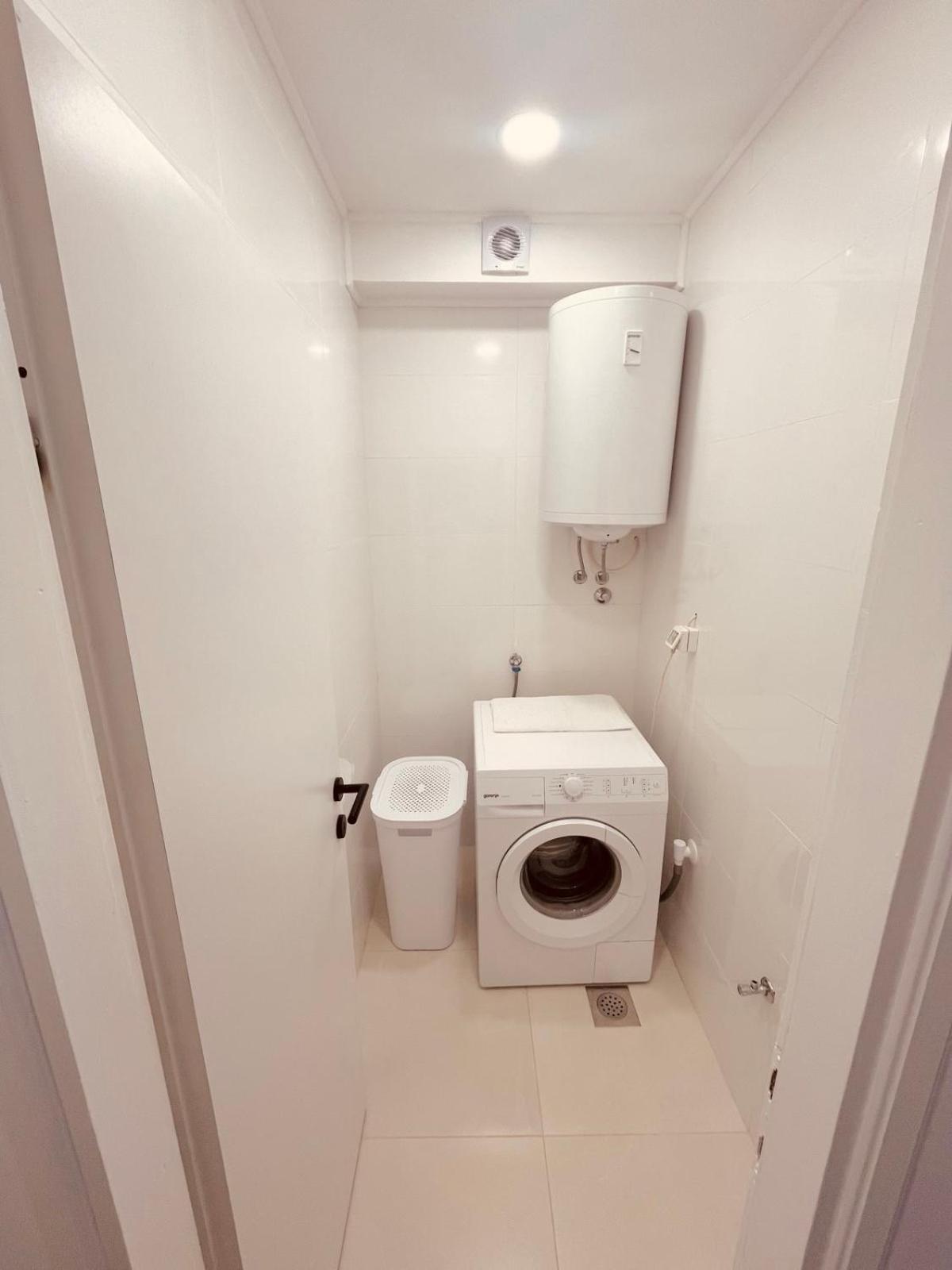 Apartment Ecru